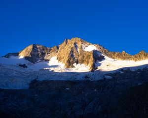 Preview wallpaper mountain, peak, snow, shadow, landscape