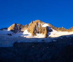 Preview wallpaper mountain, peak, snow, shadow, landscape