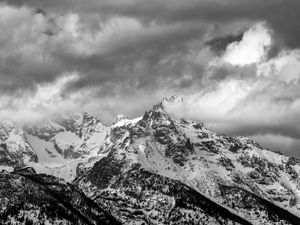 Preview wallpaper mountain, peak, snowy, clouds, fog, snow