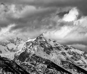 Preview wallpaper mountain, peak, snowy, clouds, fog, snow