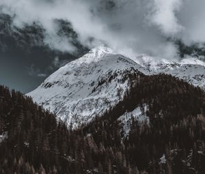 Preview wallpaper mountain, peak, snowy, clouds, italy