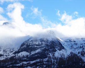 Preview wallpaper mountain, peak, top, snow, fog, sky