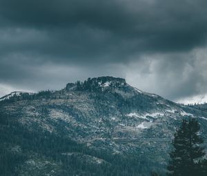 Preview wallpaper mountain, peak, trees, cloudy