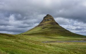 Preview wallpaper mountain, peak, valley, clouds, landscape