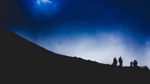 Preview wallpaper mountain, silhouette, night, tourists, mountaineers