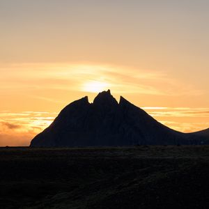 Preview wallpaper mountain, silhouette, valley, sunset