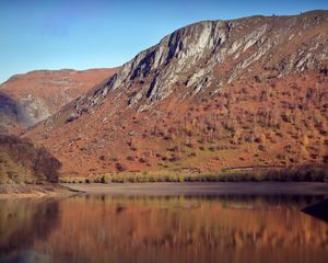 Preview wallpaper mountain, slope, reflection, lake, landscape