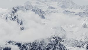 Preview wallpaper mountain, snow, peak, fog, clouds, white