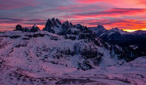 Preview wallpaper mountain, snow, peaks, sunset, tre cime di lavaredo, mountain range