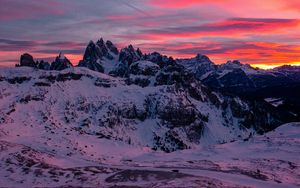 Preview wallpaper mountain, snow, peaks, sunset, tre cime di lavaredo, mountain range