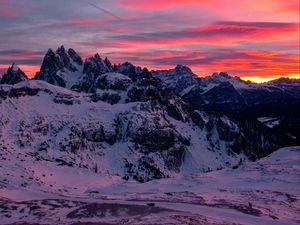 Preview wallpaper mountain, snow, peaks, sunset, tre cime di lavaredo, mountain range