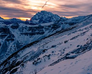 Preview wallpaper mountain, snow, peaks, tre cime di lavaredo, mountain range