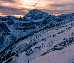 Preview wallpaper mountain, snow, peaks, tre cime di lavaredo, mountain range