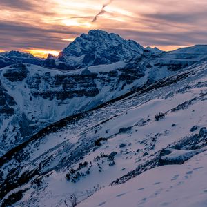 Preview wallpaper mountain, snow, peaks, tre cime di lavaredo, mountain range