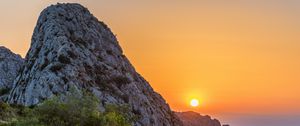 Preview wallpaper mountain, sun, sunrise, landscape