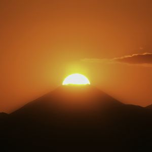 Preview wallpaper mountain, sun, sunset, nature, dark