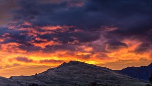 Preview wallpaper mountain, sunset, clouds, queenstown, new zealand