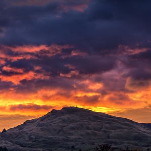 Preview wallpaper mountain, sunset, clouds, queenstown, new zealand