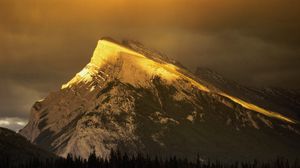Preview wallpaper mountain, top, height, light