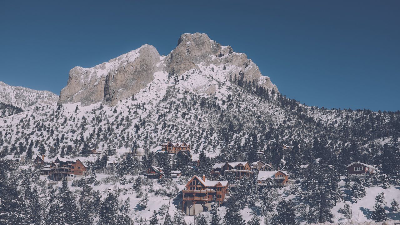 Wallpaper mountain, top, snow, houses, recreation