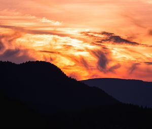 Preview wallpaper mountain, trees, sunset, outlines, clouds