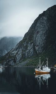 Preview wallpaper mountains, boats, water, fog