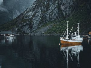 Preview wallpaper mountains, boats, water, fog