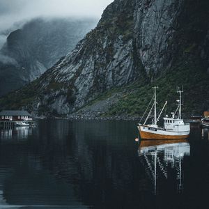 Preview wallpaper mountains, boats, water, fog