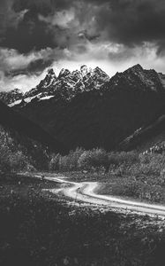 Preview wallpaper mountains, bw, snow, snowy, road