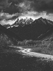 Preview wallpaper mountains, bw, snow, snowy, road