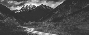 Preview wallpaper mountains, bw, snow, snowy, road