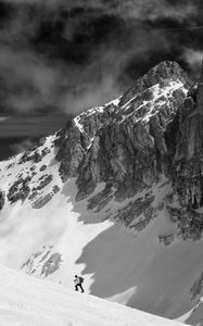 Preview wallpaper mountains, climber, snow, bw, landscape