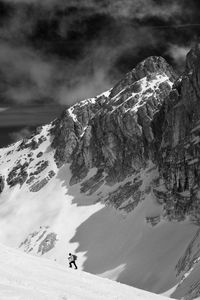 Preview wallpaper mountains, climber, snow, bw, landscape