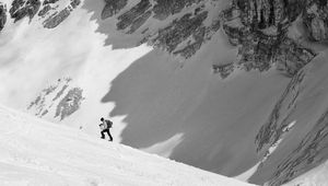 Preview wallpaper mountains, climber, snow, bw, landscape