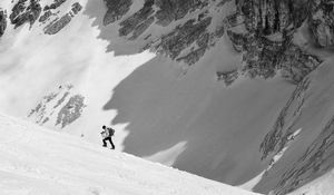 Preview wallpaper mountains, climber, snow, bw, landscape