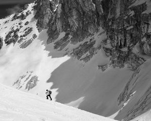 Preview wallpaper mountains, climber, snow, bw, landscape