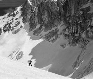 Preview wallpaper mountains, climber, snow, bw, landscape