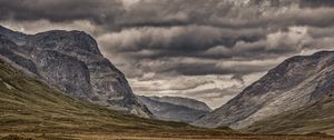 Preview wallpaper mountains, clouds, cloudy, grass