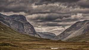 Preview wallpaper mountains, clouds, cloudy, grass