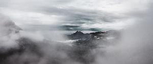 Preview wallpaper mountains, clouds, fog, peak, shroud