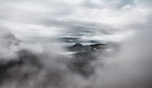 Preview wallpaper mountains, clouds, fog, peak, shroud