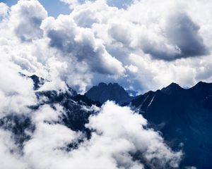 Preview wallpaper mountains, clouds, high, sky