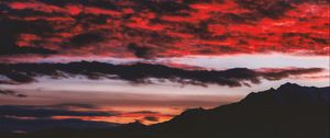 Preview wallpaper mountains, clouds, night, horizon, dark, fiery