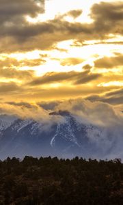 Preview wallpaper mountains, clouds, sunlight, nature, landscape