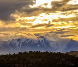 Preview wallpaper mountains, clouds, sunlight, nature, landscape