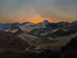 Preview wallpaper mountains, clouds, sunset, sky