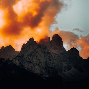 Preview wallpaper mountains, clouds, sunset, nature
