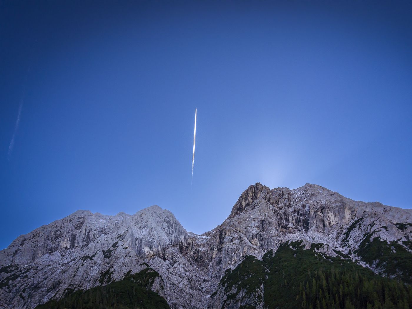 1400x1050 Wallpaper mountains, comet, sky, landscape, nature