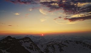 Preview wallpaper mountains, cordillera, sky, sunset, sun, clouds