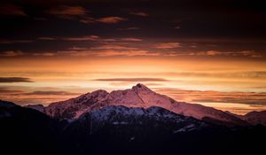 Preview wallpaper mountains, dawn, clouds, horizon, peaks